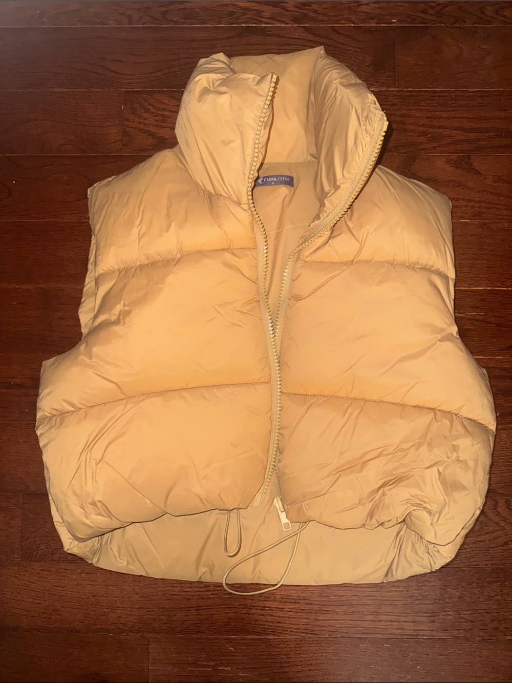 Cropped Puffer Vest - Picture 1 of 2
